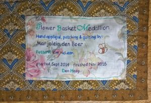 Label Flower Basket Medallion