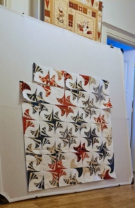 design wall met twisted logcan quilt Marjolein den Boer